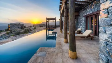 MCTAL P0072 Villa Sunrise Infinity Pool 16x9